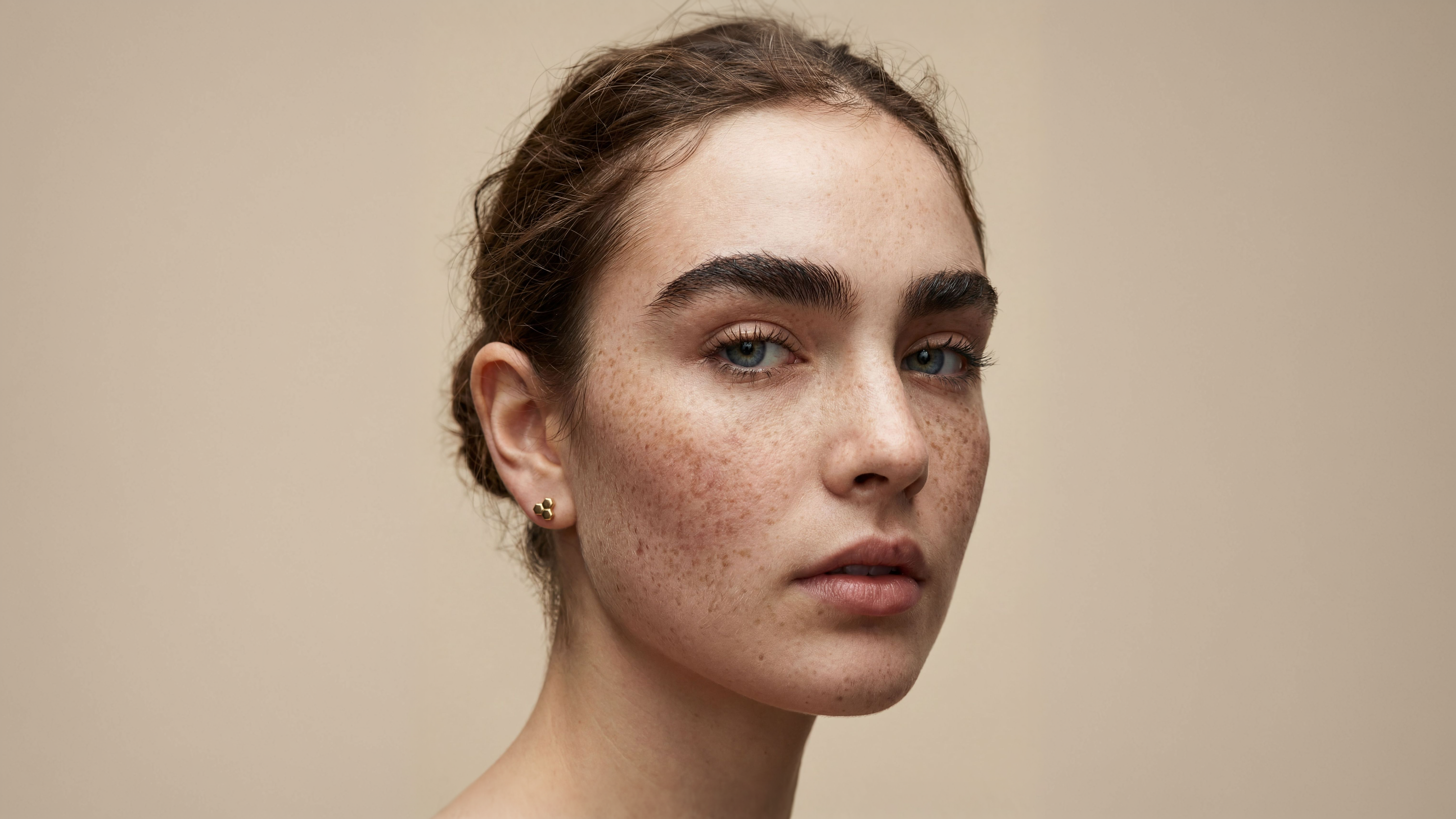 Gold Studs – Minimalist Basics for Every Day