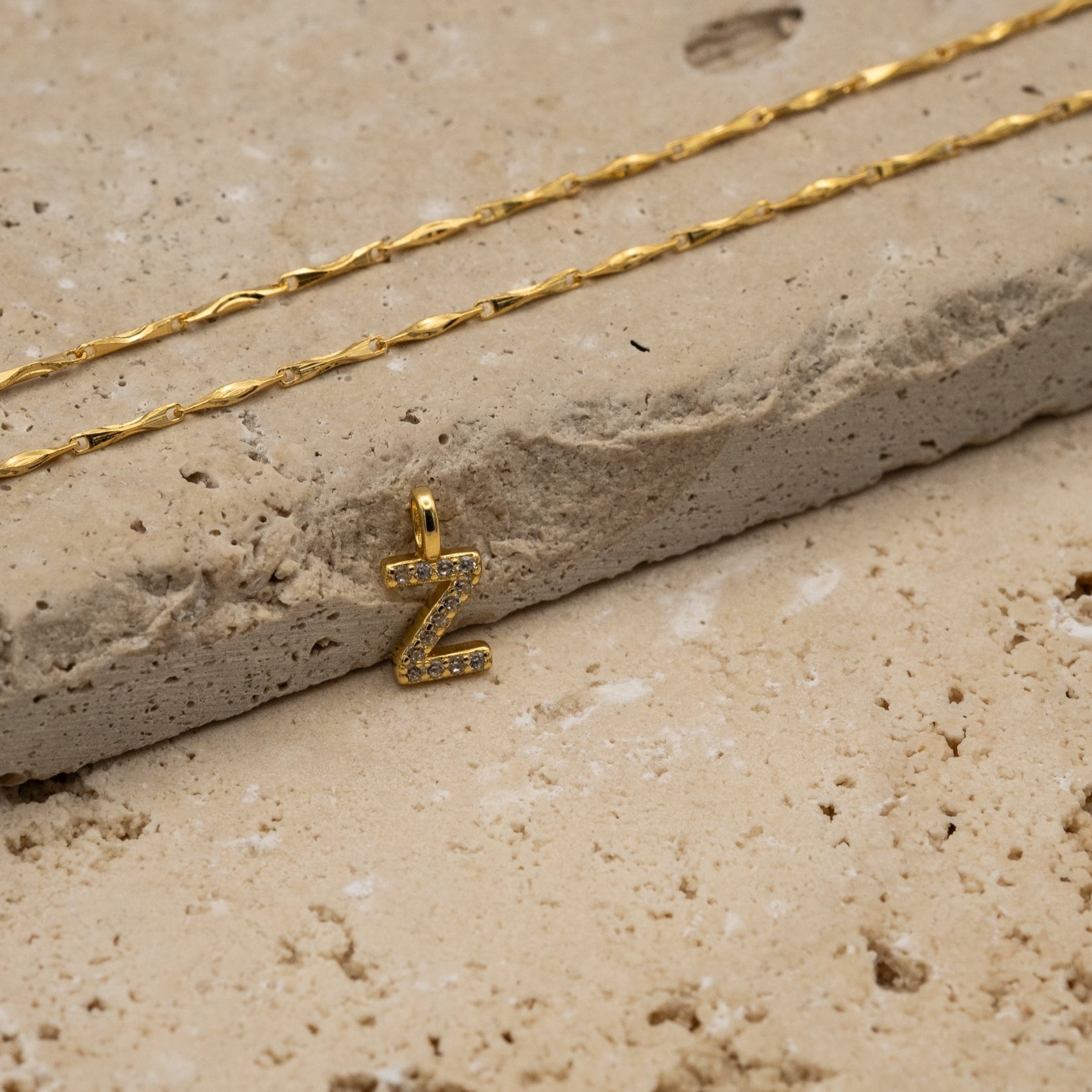 Kette Cirra mit Buchstabenanhänger Milo - Anhänger - eva før