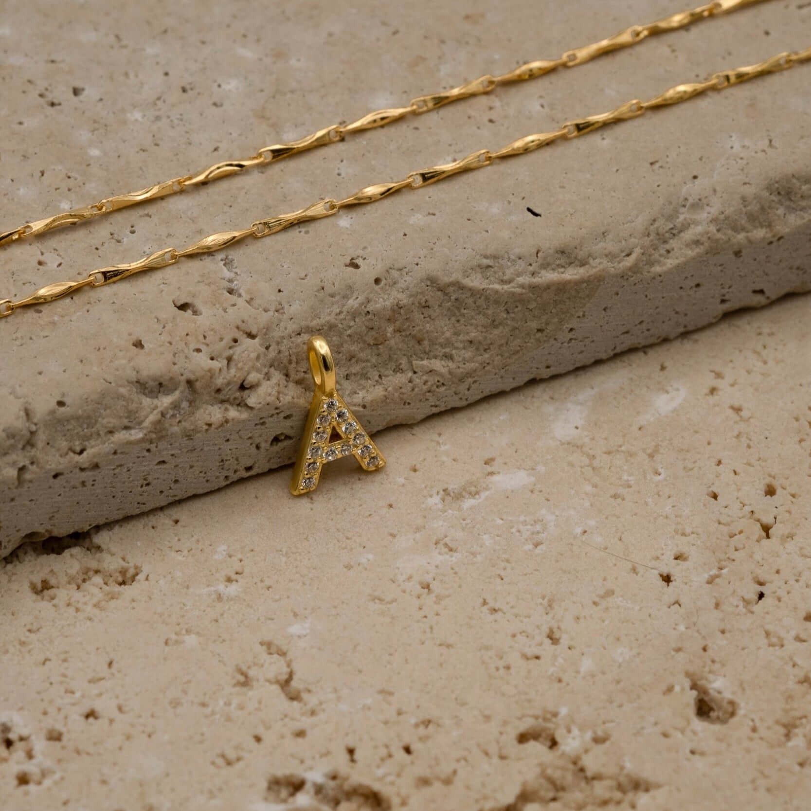 Kette Cirra mit Buchstabenanhänger Milo - Anhänger - eva før