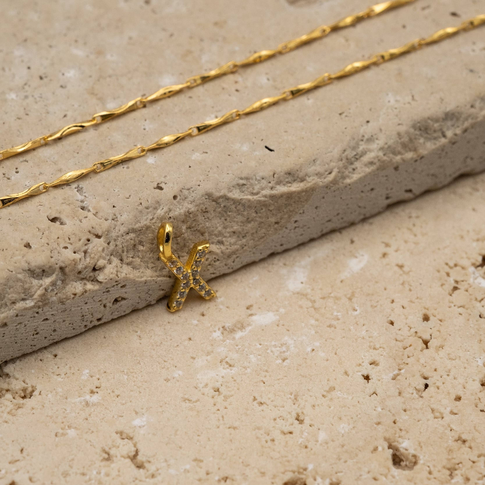 Kette Cirra mit Buchstabenanhänger Milo - Anhänger - eva før