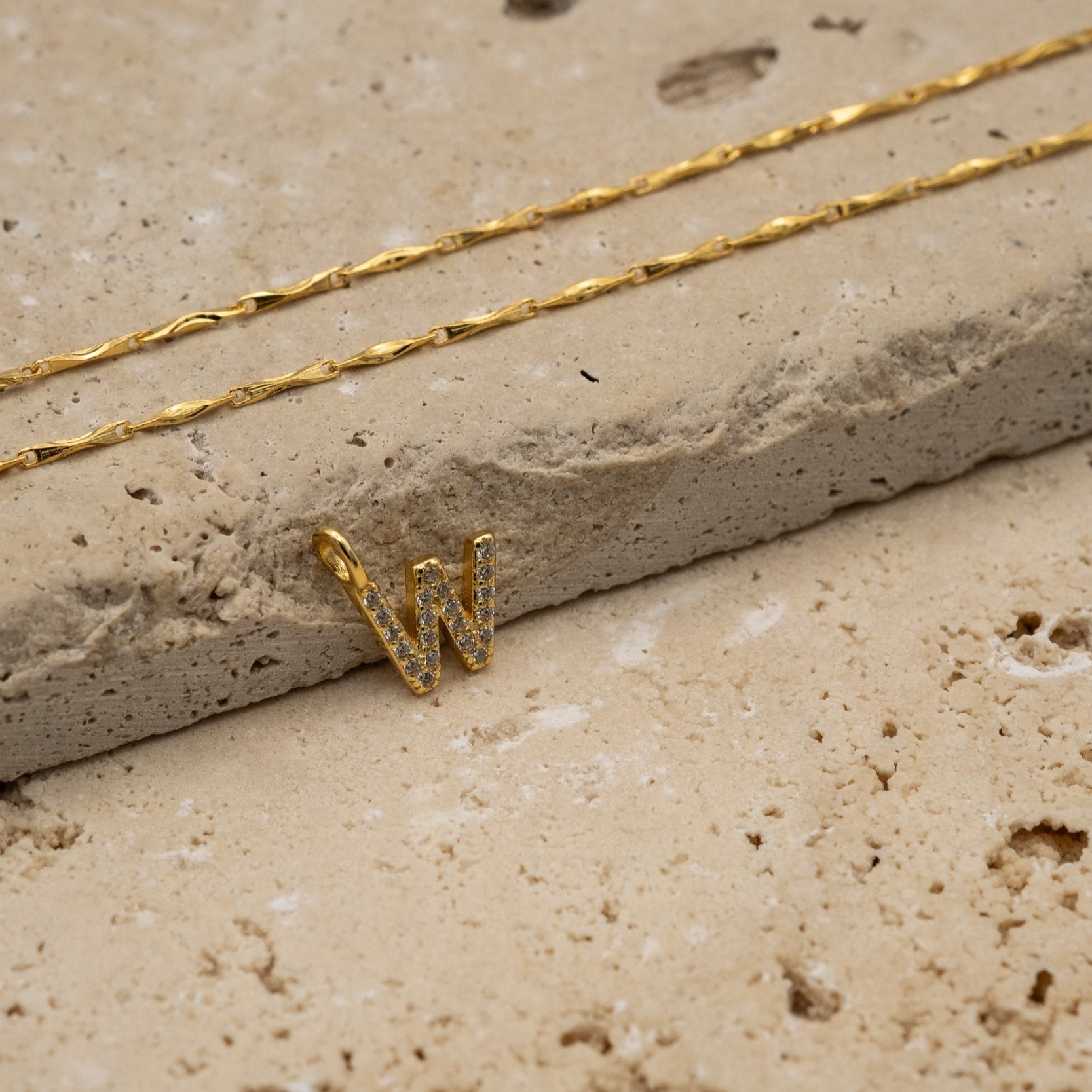 Kette Cirra mit Buchstabenanhänger Milo - Anhänger - eva før