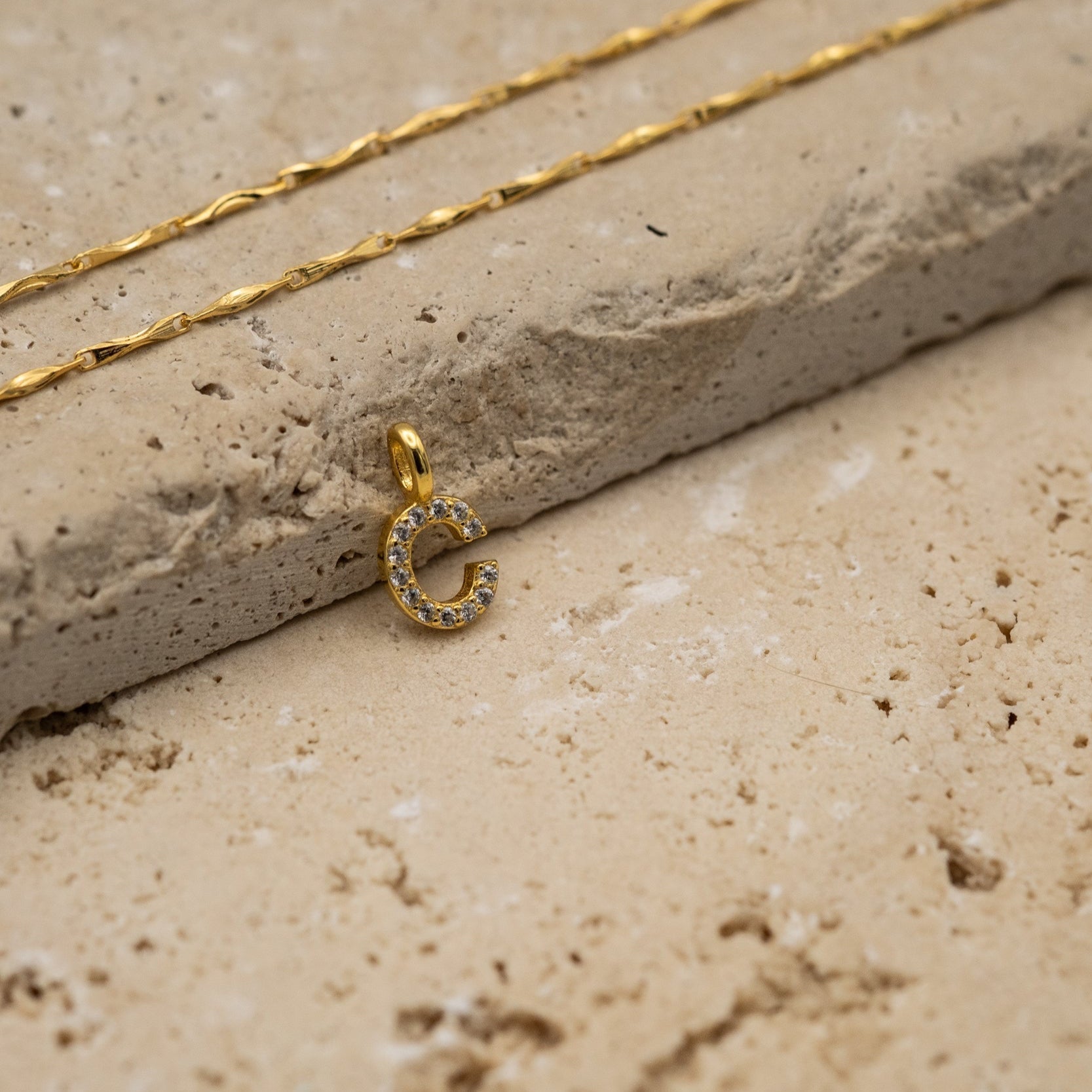 Kette Cirra mit Buchstabenanhänger Milo - Anhänger - eva før